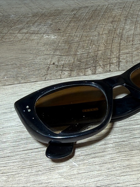 Vintage Italy Classic Cat-Eye Sunglasses main image 4